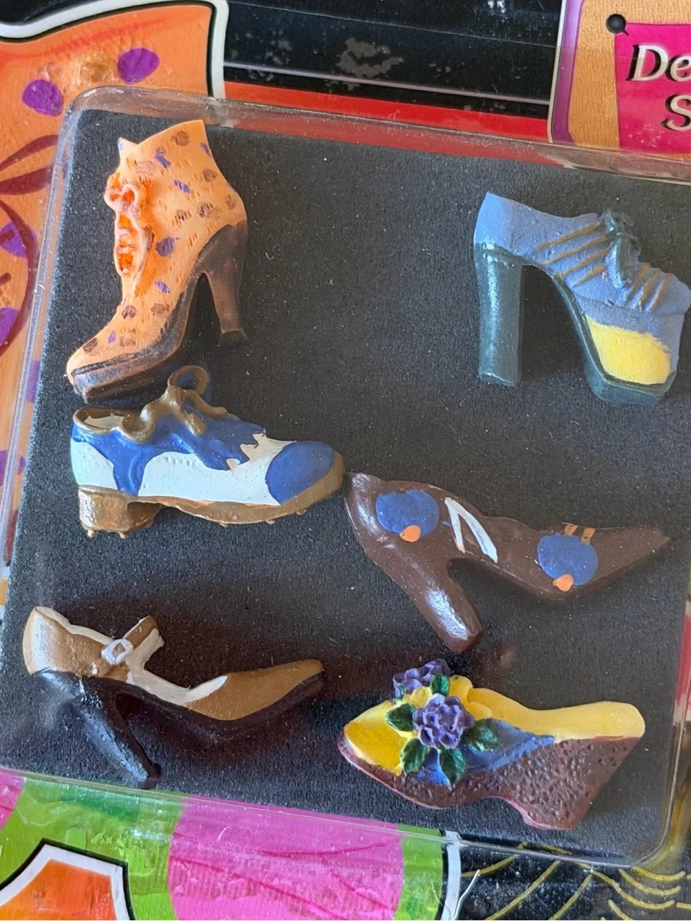 Funky Fun A&W Shoe Push Pins